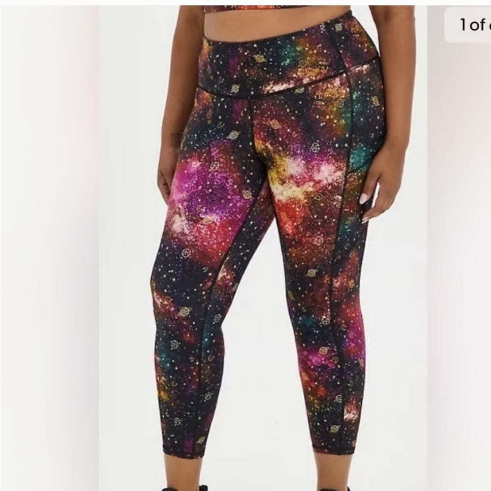 Torrid Performance Core Crop Active Legging With Side Pockets Size 0/L/12